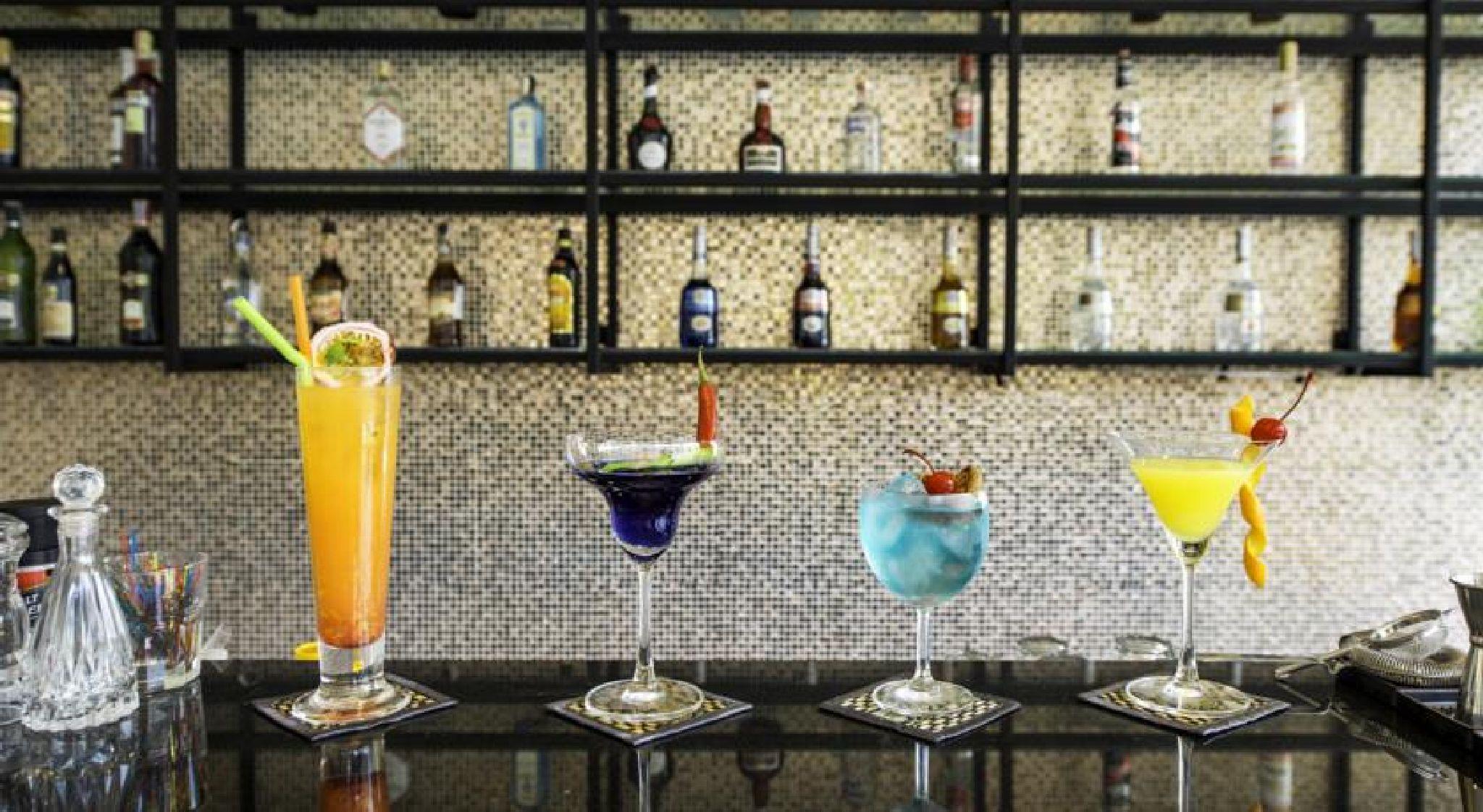 The Lunar Patong Phuket Bagian luar foto