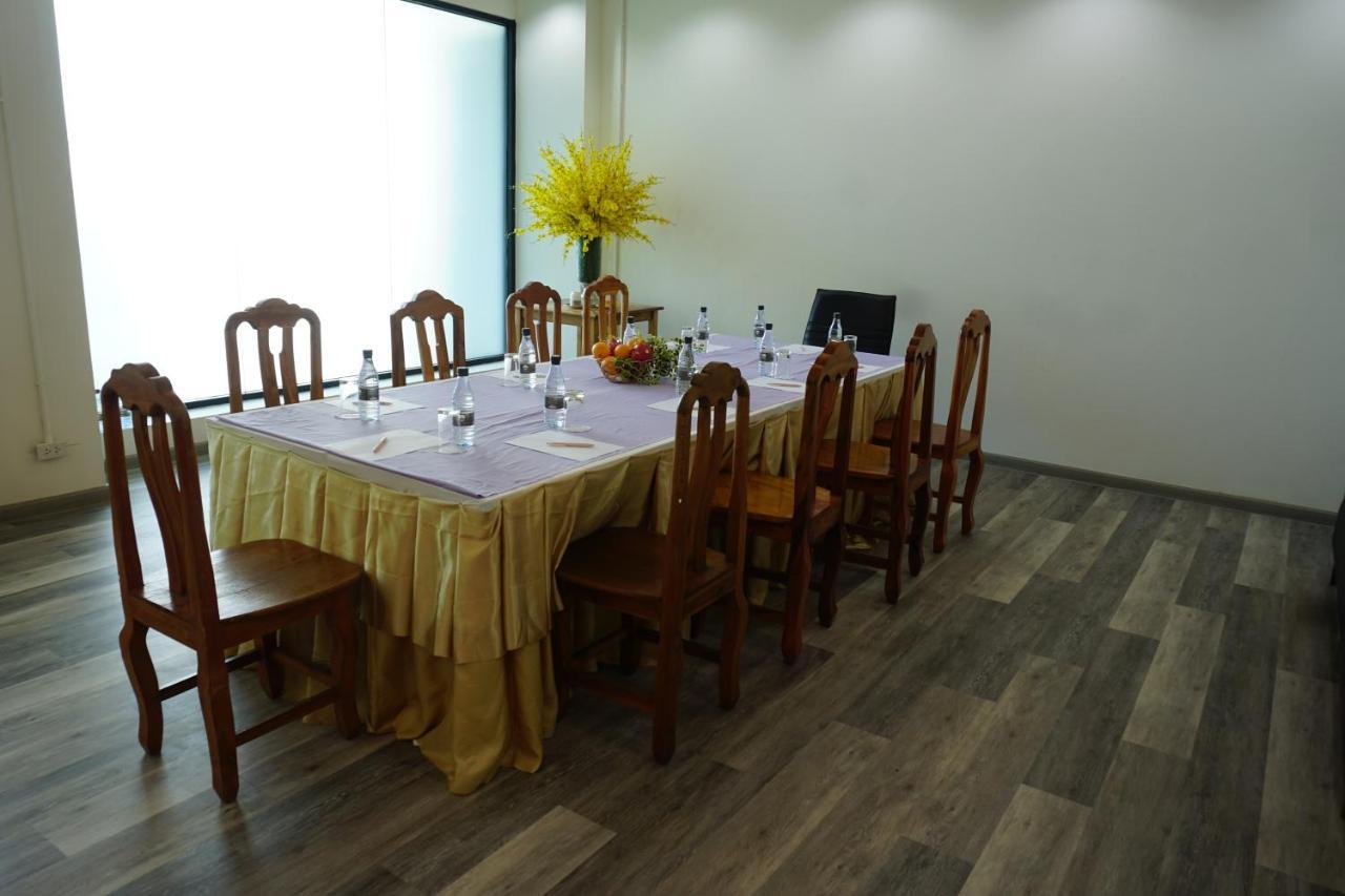 The Lunar Patong Phuket Bagian luar foto