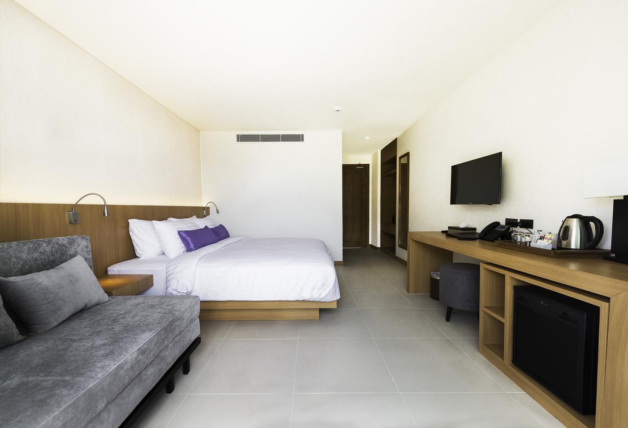 The Lunar Patong Phuket Bagian luar foto