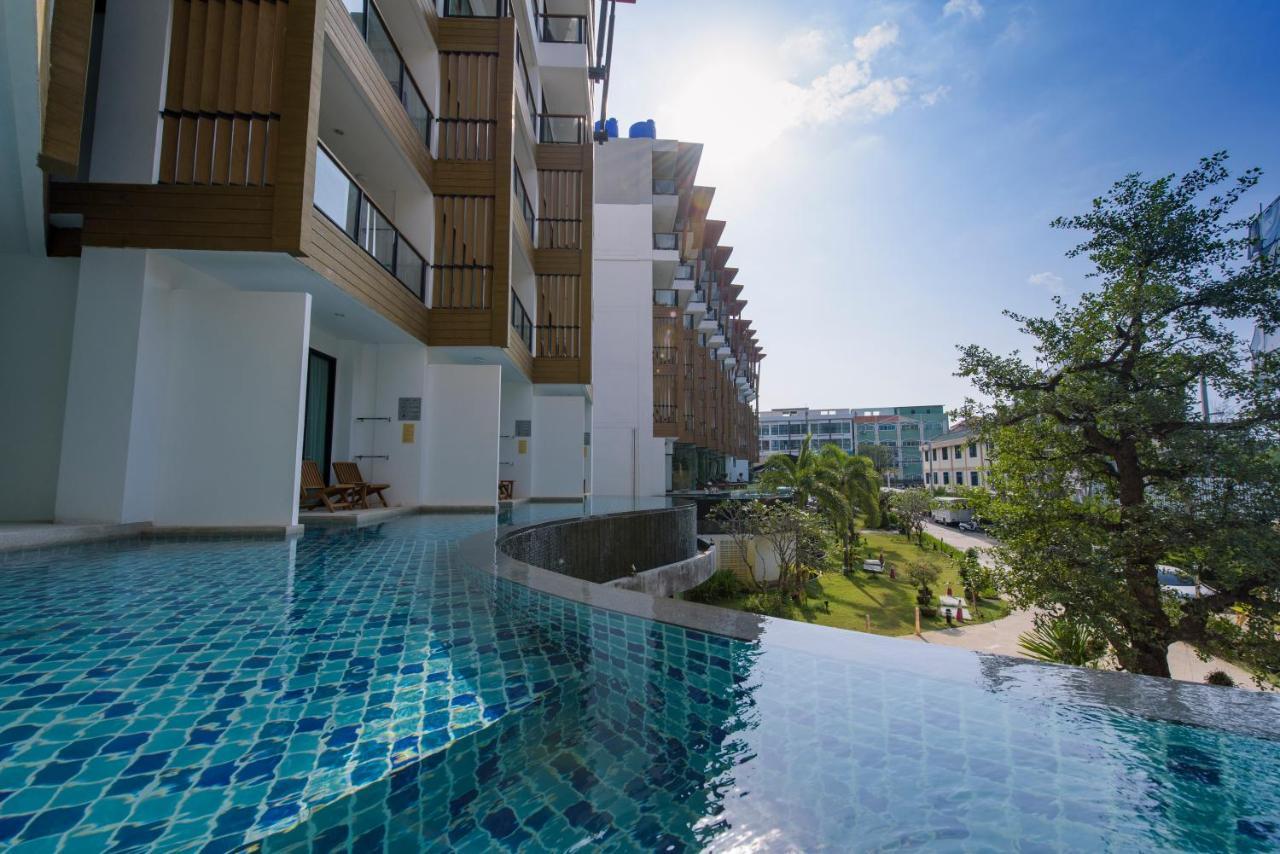 The Lunar Patong Phuket Bagian luar foto